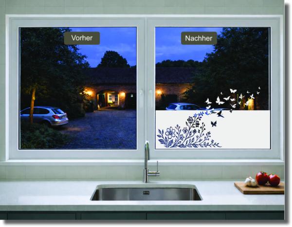 Preview: Milchglasfolie mit blumiger Ranke und fliegenden Schmetterlingen für natürliche Fensterdeko